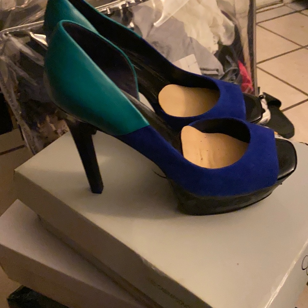 Jessica Simpson platforms